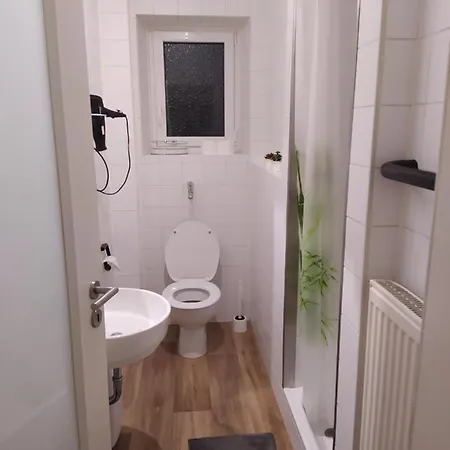 Zentral Gelegene Apartment *